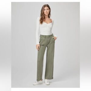 Paige Brooklyn High Waist
Crop Wide Leg Ivy Green Pants Size 28